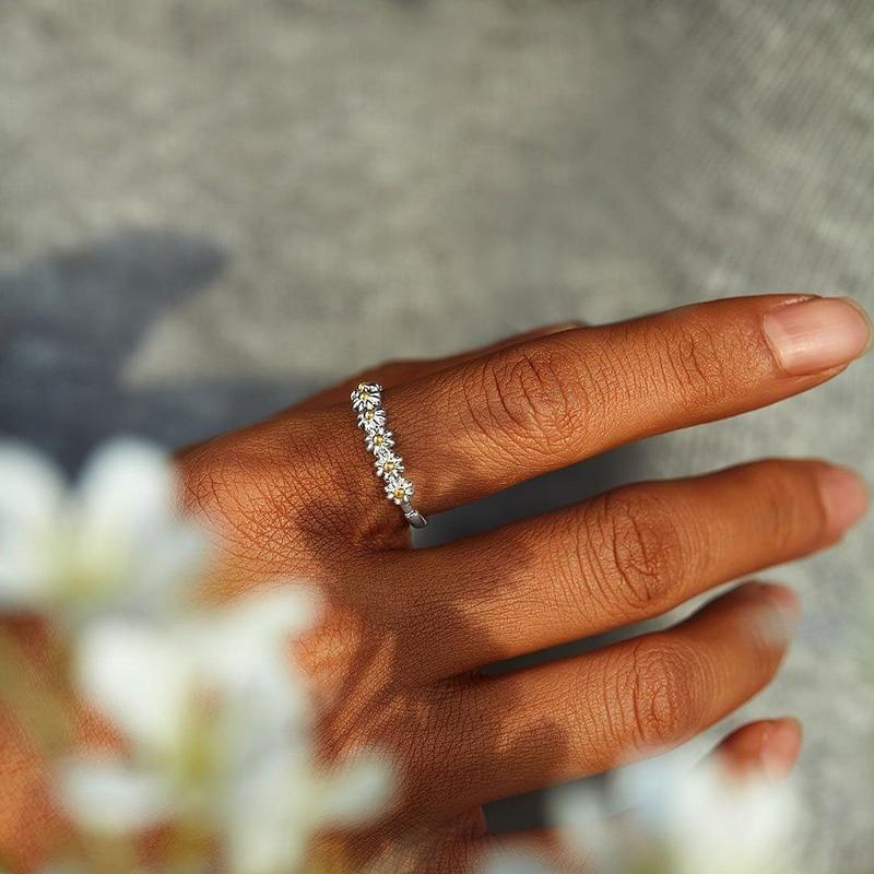 Bague Marguerite en Émail Peint à la Main et Métallique Ajustable